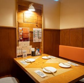 Perfect for a girls' night out! Comfortable for 4 people.You can enjoy it without worrying about your surroundings with roll curtains!