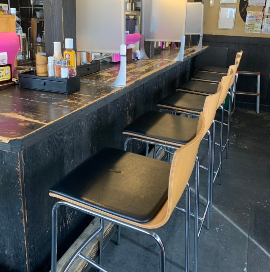 There are a total of 18 counter seats where even one person can feel free to sit down !! Drinking alone is also welcome ♪ If you invite a woman you care about to a date, the counter seats are recommended !! Friends and friends who like each other It is also recommended for crispy drinks with!