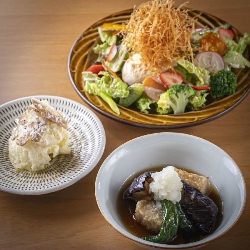 【出汁巻き卵や揚げ出し豆腐などの人気の一品◎】1つ1つ丁寧に仕込んだ一品料理をご用意◎ 200円(税込)～