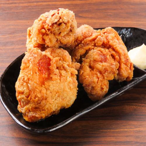 【ビールに最高】若い世代に大人気!外はカリッと中身は超ジューシーな絶品「巨大唐揚げ」
