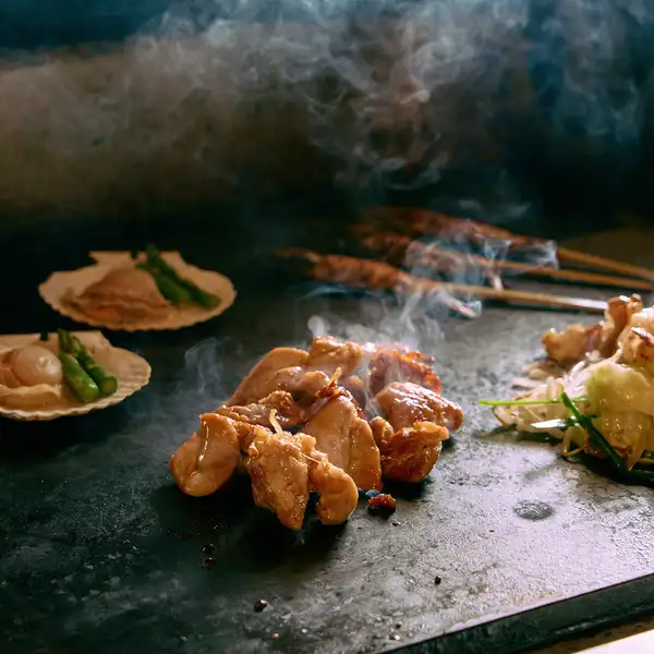 地鶏や市場直送の海鮮など！拘りのお料理を豊富にご用意しております！