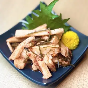 自家製 長芋キムチ／おもいやり山葵菜の板わさ／あさりチャンジャ／冷やしトマト／漬物盛り合わせ 各