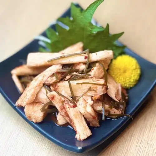 自家製 長芋キムチ／おもいやり山葵菜の板わさ／あさりチャンジャ／冷やしトマト／漬物盛り合わせ 各