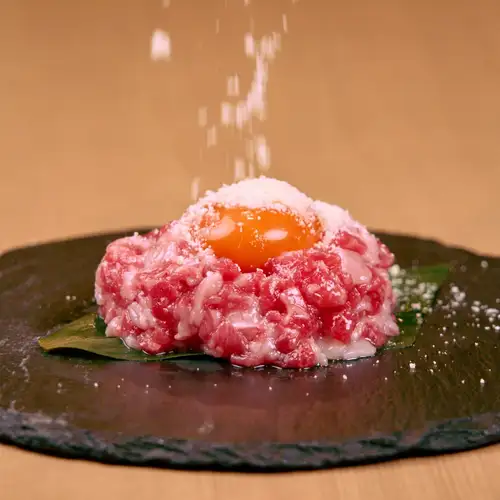 馬とろチーズユッケ／馬とろ塩ユッケ