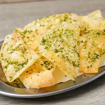 餃子の皮せんべい