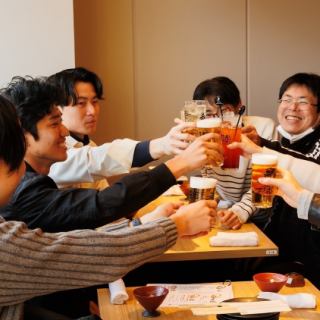 ゆったりとお過ごしいただけるソファー席。宴会利用におすすめのソファー席。最大20名様まで可能