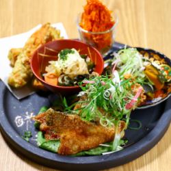 Assortment of 5 kinds of artisan side dishes