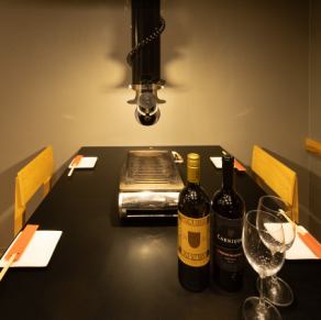 We have table seats on the 2nd floor! Please enjoy delicious yakiniku and sake together!