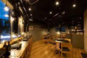 Counter seats are available on the 1st floor.We welcome the use of one person or a small number of people ♪