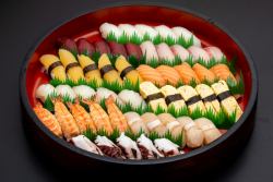 Assorted sushi Kikyo