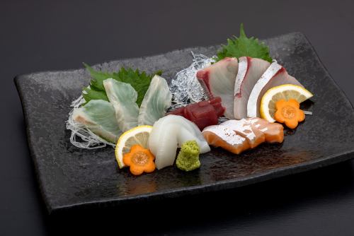 Five kinds of sashimi platter