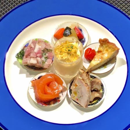 Assortment of 6 types of Mon-Loup special hors d'oeuvre barriers
