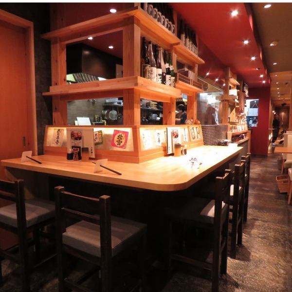 [Counter seats] 1 person ~ casually♪ Perfect for a drink after work.The counter seats where you can enjoy the live atmosphere are also popular for dates!