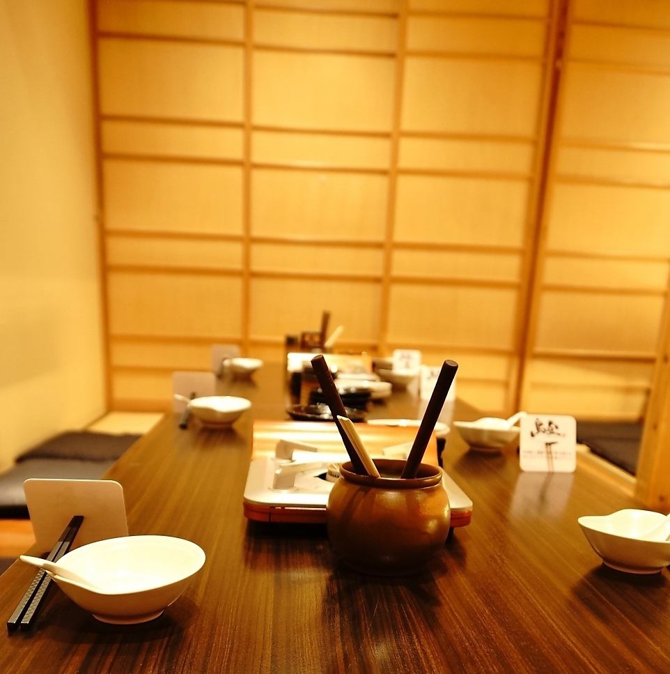 Our private rooms with sunken kotatsu tables can accommodate from 2 to a maximum of 40 people!