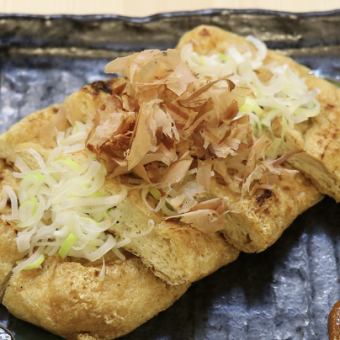 栃尾の油揚げ炭火焼