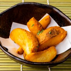 馬鈴薯和海膽配黃油