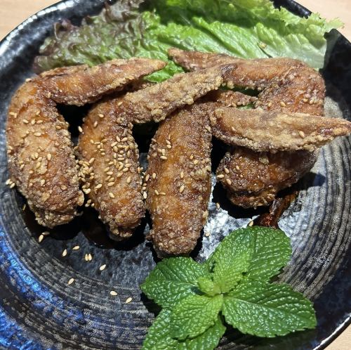 自慢の手羽先をどうぞ♪