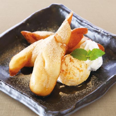 在 Gohei 的 kinako 麵包中加入冰淇淋