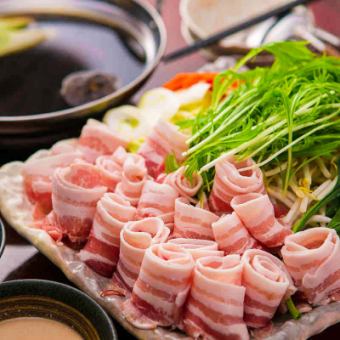 3小時無限吃喝★鹿兒島品牌肉和火鍋蔬菜!!「無限吃黑豬肉涮鍋套餐」4,500日元