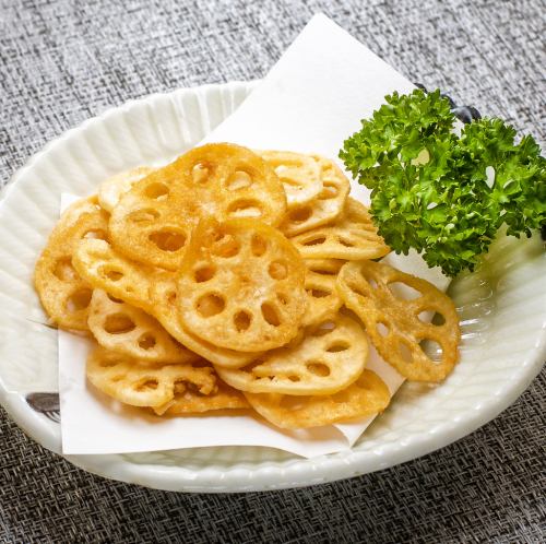 Lotus root chips/fried fish cakes