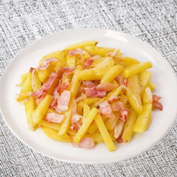 Fried potatoes and bacon
