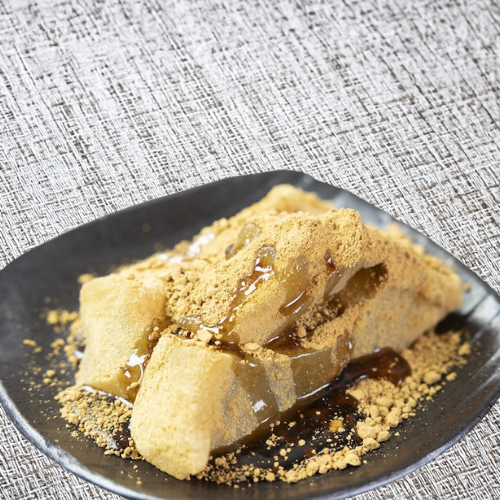 Delicious warabi mochi