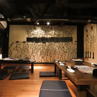 [Accommodates up to 16 people◎Semi-private loft seating] An adult's hideaway located at the top of a staircase.It offers ample space and can comfortably accommodate up to 8 people.This seating area is perfect for those who want to enjoy a private party without worrying about their surroundings.(Chiba Station/Chiba/Izakaya/Kyushu/Seafood/Meat/All-you-can-drink/Shochu/Chiba Central)