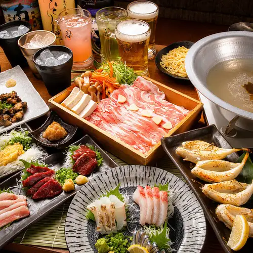 We offer a wide variety of seasonal Kyushu-themed dishes!
