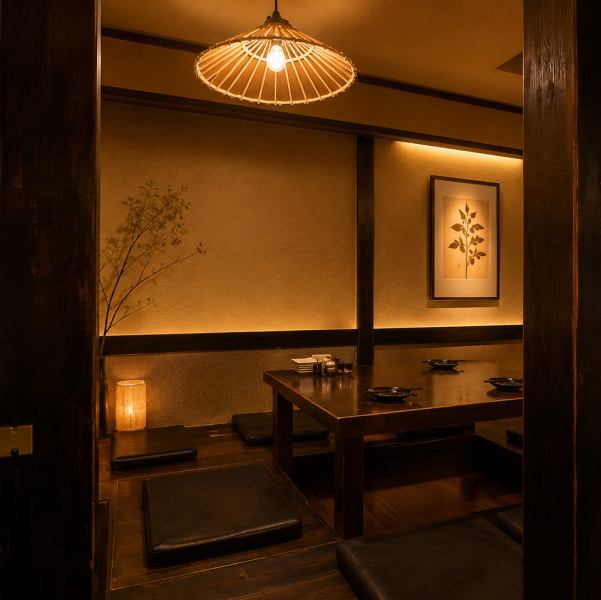【宴会対応◎最大25名様までOK】落ち着いた雰囲気の店内は、少人数から団体様まで幅広く対応。15~20名様でのテーブル貸切や、20名様以上での店内貸切も可能です。会社宴会や打ち上げなど、各種シーンに合わせてご利用いただけます。