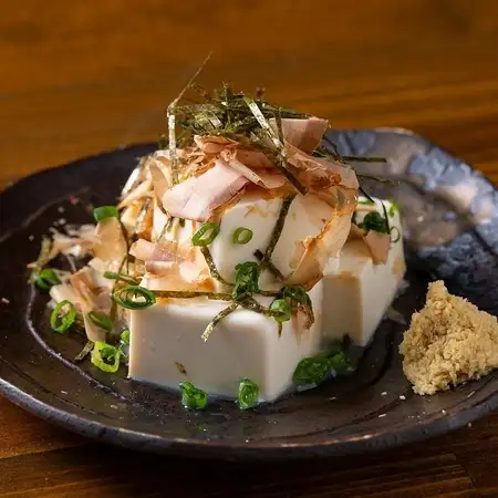 畔田商店自慢の豆腐で冷奴