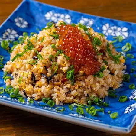 ウニかにみそチャーハン~イクラがけ~