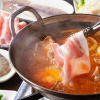 お鍋食べ放題しゃぶしゃぶ鍋コース◎お鍋の他トッピングや一品料理も満載！3698円（税込）