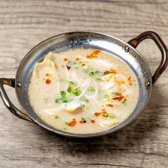 Chicken broth-boiled dumplings