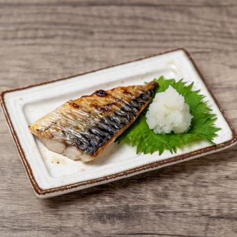 Grilled salted mackerel