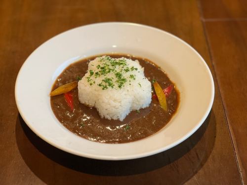 たっぷりと煮込んだ欧風カレー！