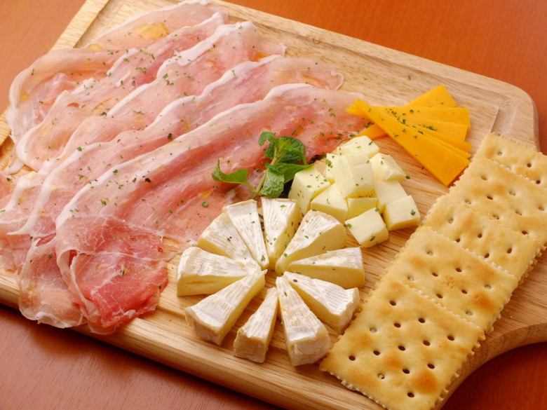 Assorted raw ham cheese