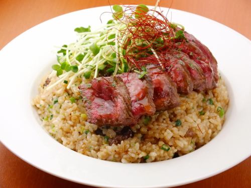 Garlic rice with meat