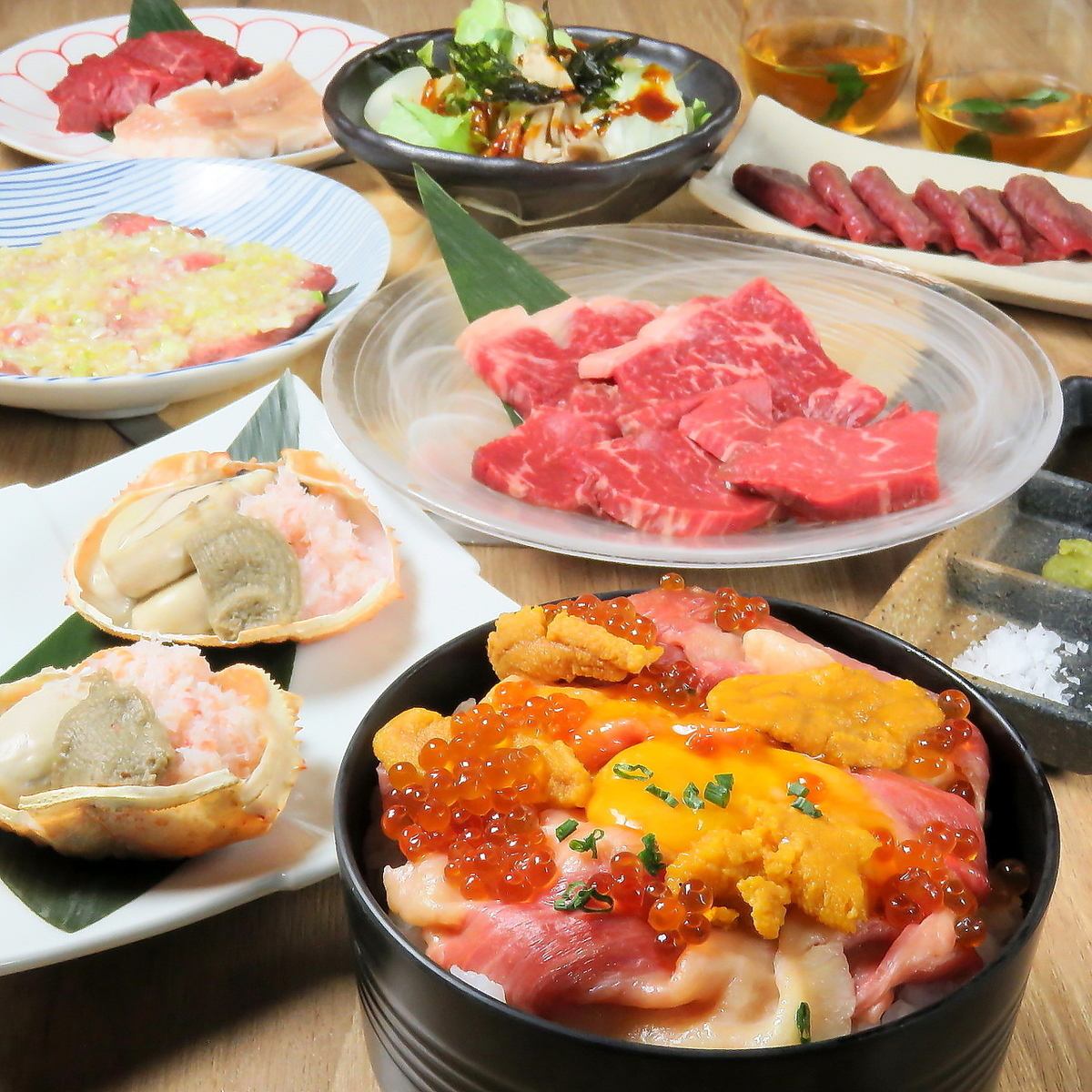 和牛、海膽、螃蟹、牡蠣、鮭魚子等13種豪華菜餚+2小時無限暢飲8,000日元