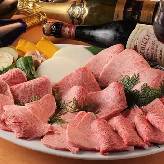 [Anniversary] The "Meat Master's Selection VIP Plan" featuring the finest quality meats: 21 dishes for 7,700 yen.