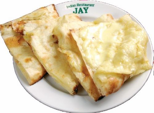 チーズナン／Cheese Naan