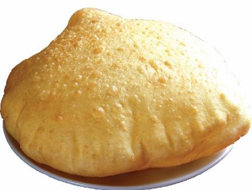 バトゥーラ／Bhatura