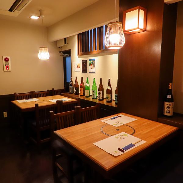 [Tables that seat 4 people x 2 tables] For small to medium-sized customers who want to enjoy a meal in a calm space ☆ Great for family meals ◎ Drinking parties after work, dinner parties, moms' gatherings, girls' gatherings, etc. Perfect for dad's parties, etc. ◎ Seating layout can be changed ~ Up to 8 people, 20 people ~ Can be reserved for private use ♪ Can be used for various occasions such as farewell parties and New Year's parties ♪
