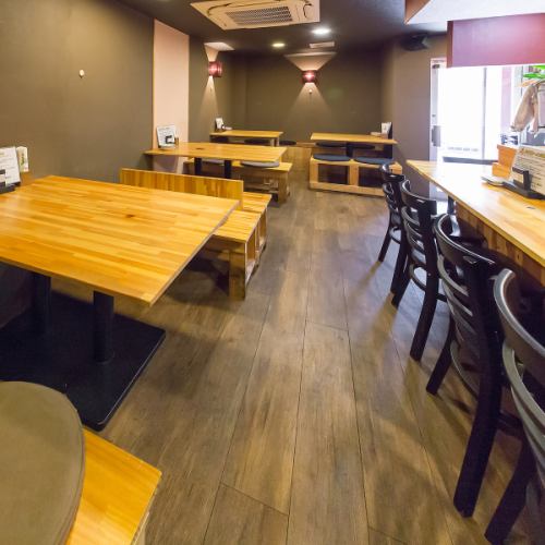 <p>16名様以上のご利用に限り貸切を承っております。誕生日や歓送迎会、各種イベントに最適なプランをご用意しておりますので、詳細についてはぜひお問い合わせください。プライベート感あふれる空間で、思い出に残るひとときをお楽しみいただけます。大人数でのご利用も対応可能ですので、特別な日を当店でお過ごしください。</p>