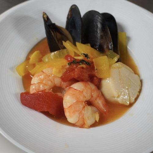 美味しい地元野菜を使用した、彩り豊かなお料理です!