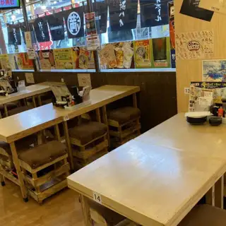 6名様×4 テーブル48席ご用意しております。用途に合わせてご利用下さい。