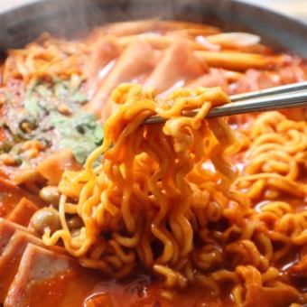 [Korean putae jjigae hotpot with all-you-can-drink 7-course standard course] 3,380 yen