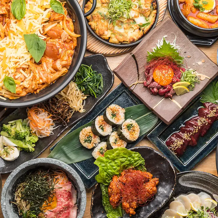 肉×鍋×韓国料理 韓国バル OKOGE 梅田お初天神店【公式】