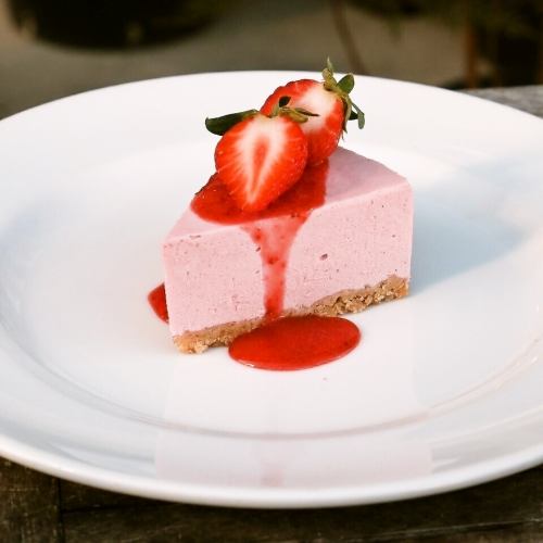 Strawberry rare cheesecake