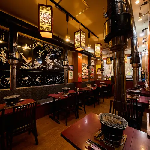 [For 1-4 people] "Kin no Ie" is a cozy restaurant in Shinjuku.The warmth of the wood grain creates a homey atmosphere♪ The air conditioning, which is less likely to leave odors, is another thoughtful touch☆ Perfect for dates or drinks with close friends!! The interior is relatively spacious and comfortable, so you can enjoy your private time without any worries.
