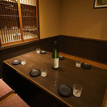 【広島 個室 居酒屋】テーブルタイプの個室もご用意！連結して最大12名様の飲み会でご利用可能♪